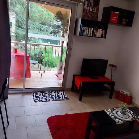 Le Petit Coeur A - Superbe T2 Piscine, Tennis, Climatisation, Parking Prive